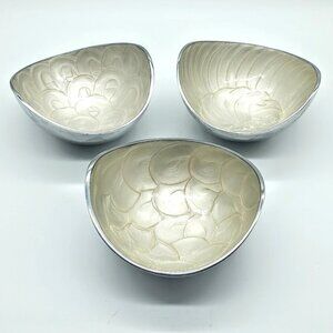 Simply Designz Silver Cream Shell Enamel Interior Bowls